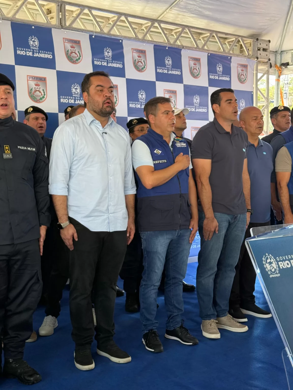 Lideranças Políticas da Região dos Lagos Comemoram Nova Frota para o 25º BPM Imagem do artigo