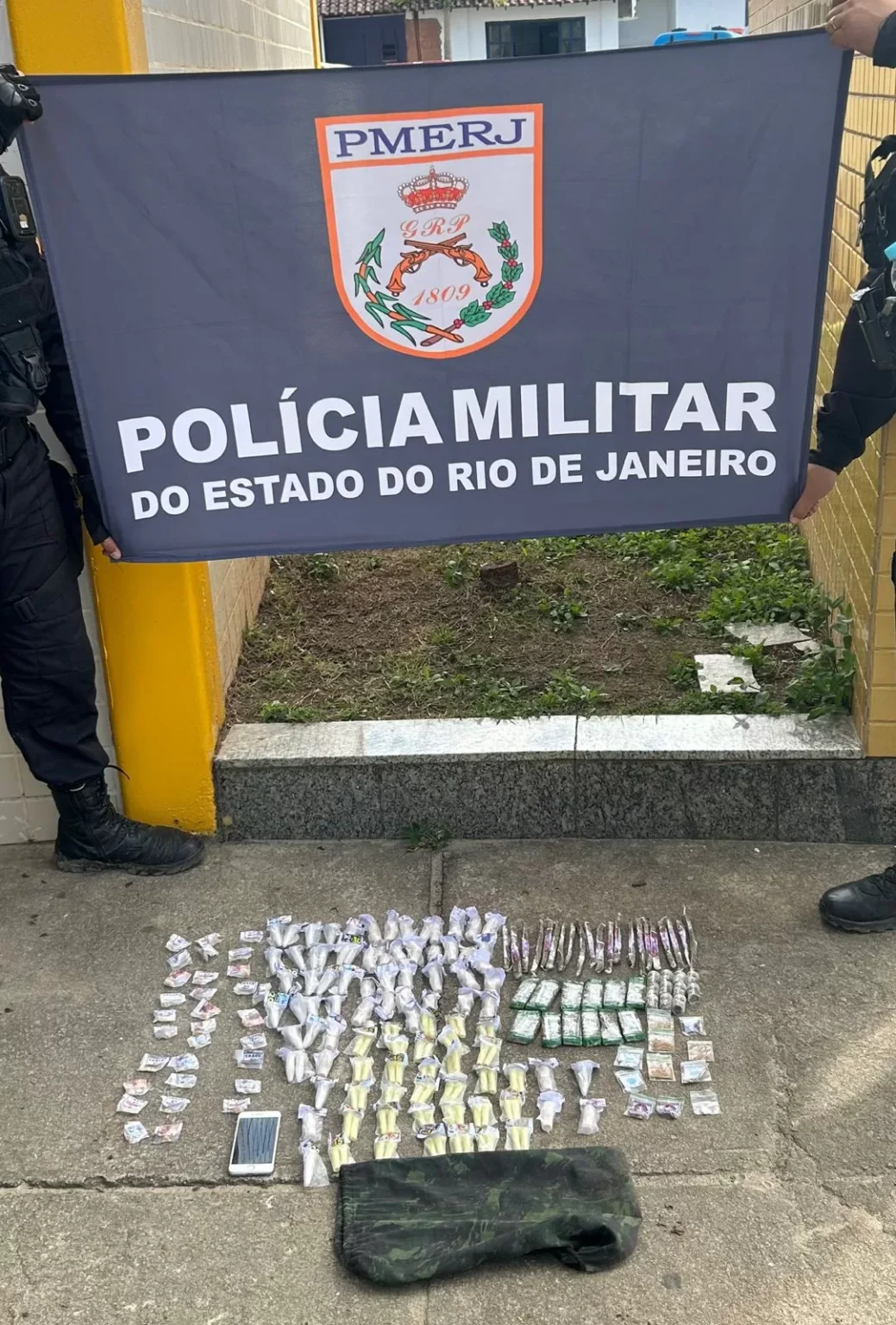 Adolescente Apreendido por Tráfico de Drogas em São Pedro da Aldeia: Entenda o Caso Imagem do artigo