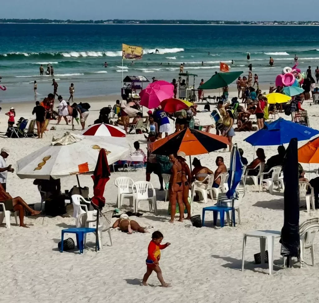 Movimento Intenso nas Férias de Julho na Região dos Lagos: Prepare-se para Aproveitar Imagem do artigo