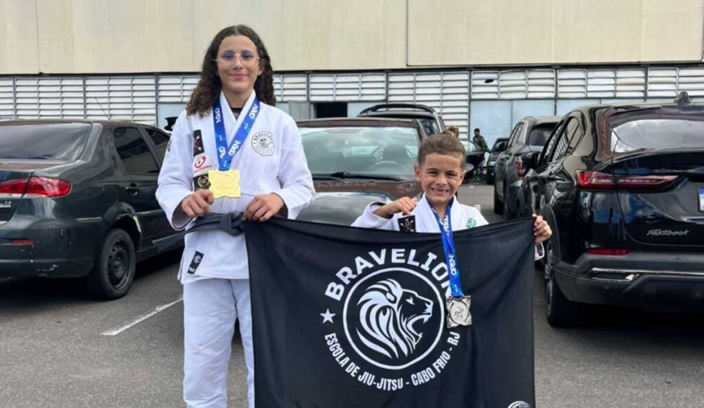 Irmãos de Cabo Frio Conquistam 82 Títulos em Jiu Jitsu e Brilham em Competições Imagem do artigo