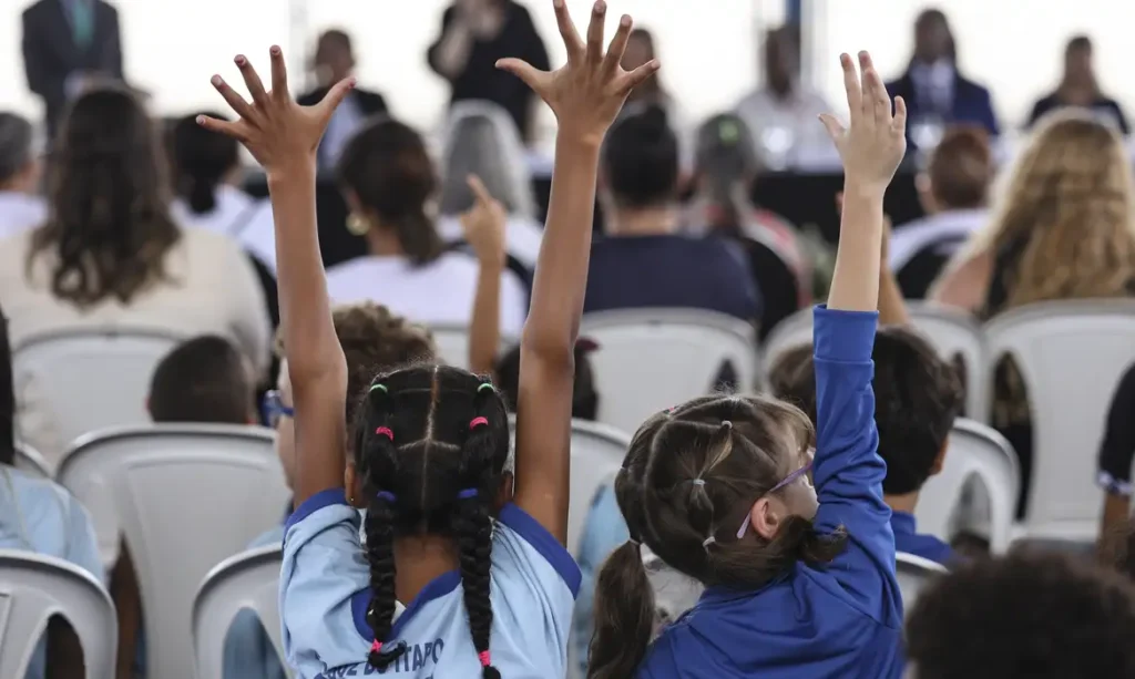 Mais Brincadeiras, Menos Telas: Dicas para uma Infância Saudável Imagem do artigo