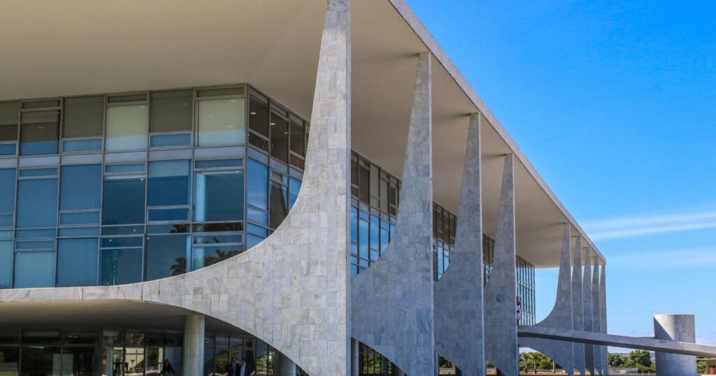 Governo Federal Envia Comitiva ao Rio de Janeiro Após Tragédia de 64 Mortos Imagem do artigo