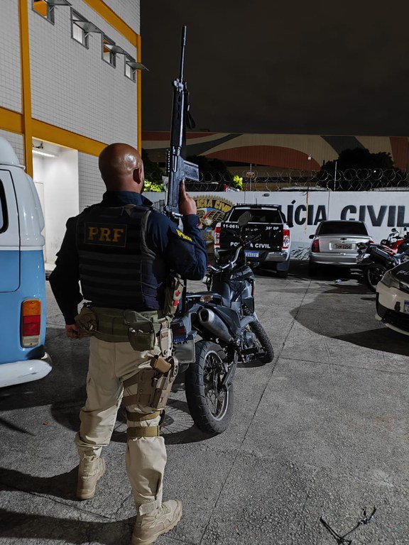 Motocicleta com Sinais de Clonagem é Recuperada na BR-116 no Rio de Janeiro Imagem do artigo