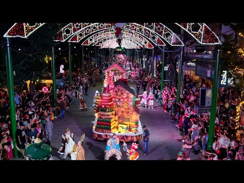 Um Encanto de Natal: Desfile Mágico Encanta Nova Friburgo com Dança e Alegria Imagem do artigo