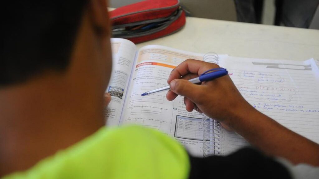 Bônus por Frequência de Estudantes: 13 mil Gestores da Rede Estadual do RS Serão Beneficiados