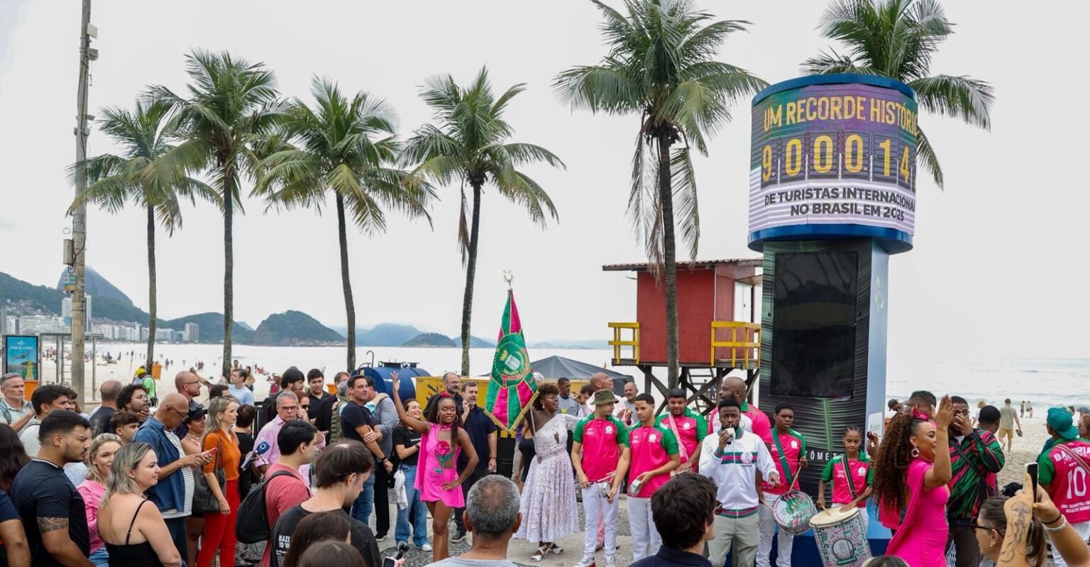 Brasil Celebra Atração de 9 Milhões de Turistas Estrangeiros em 2025