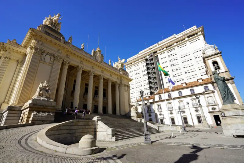 Comando Vermelho: A Infiltração no Poder Público do Rio de Janeiro