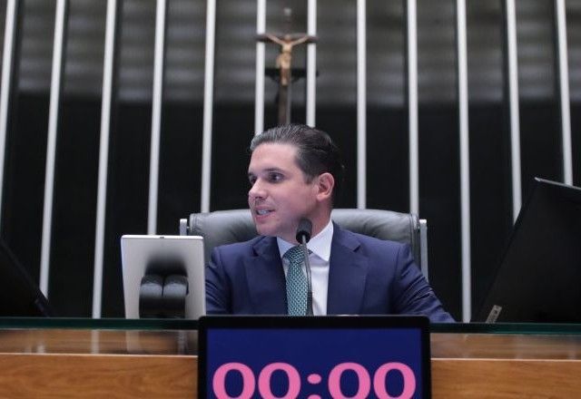 Aniversário em Brasília: Ex-presidentes da Câmara analisam a situação de Motta Imagem do artigo