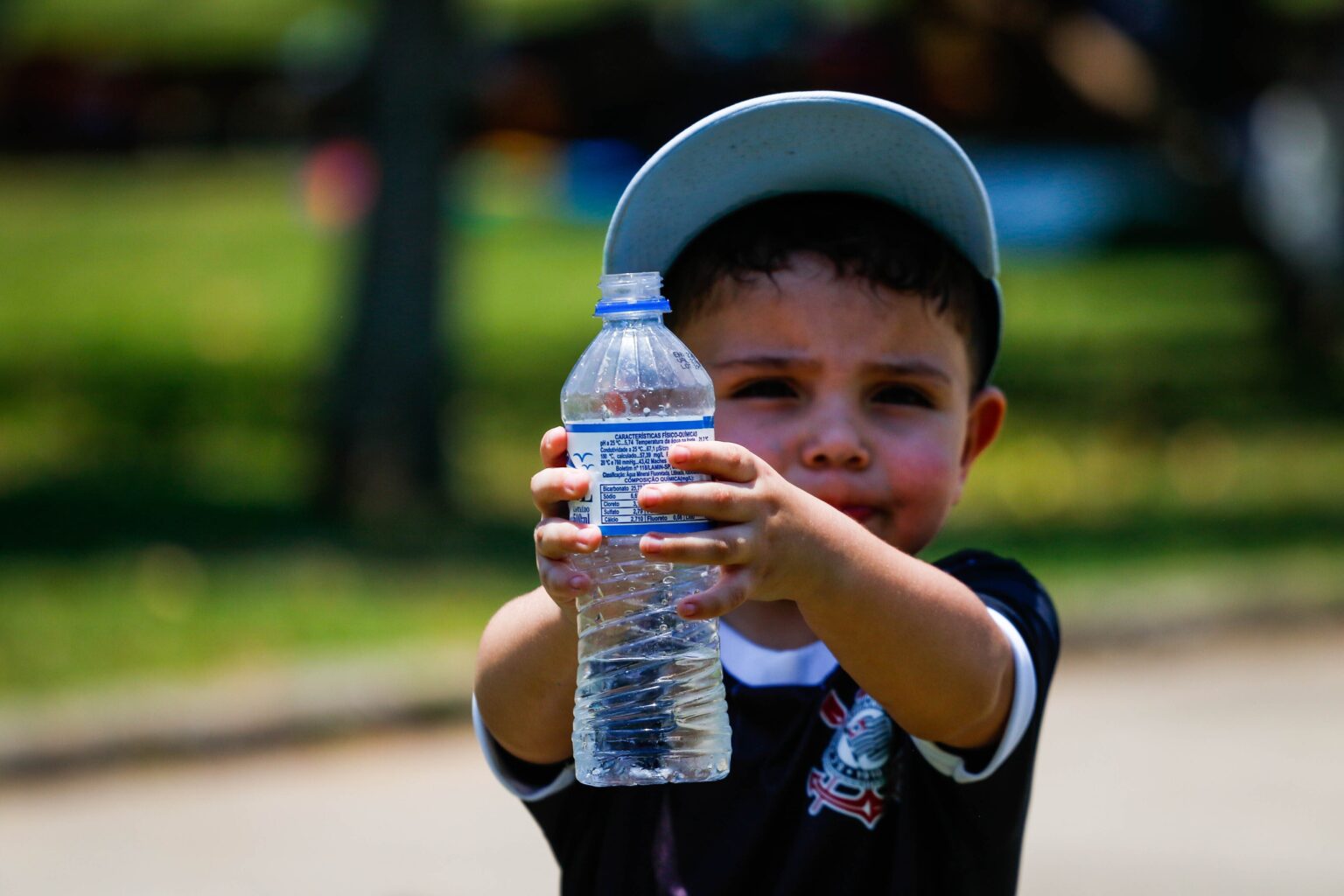 Desidratação no Calor: Como a Urina Pode Indicar a Necessidade de Hidratação