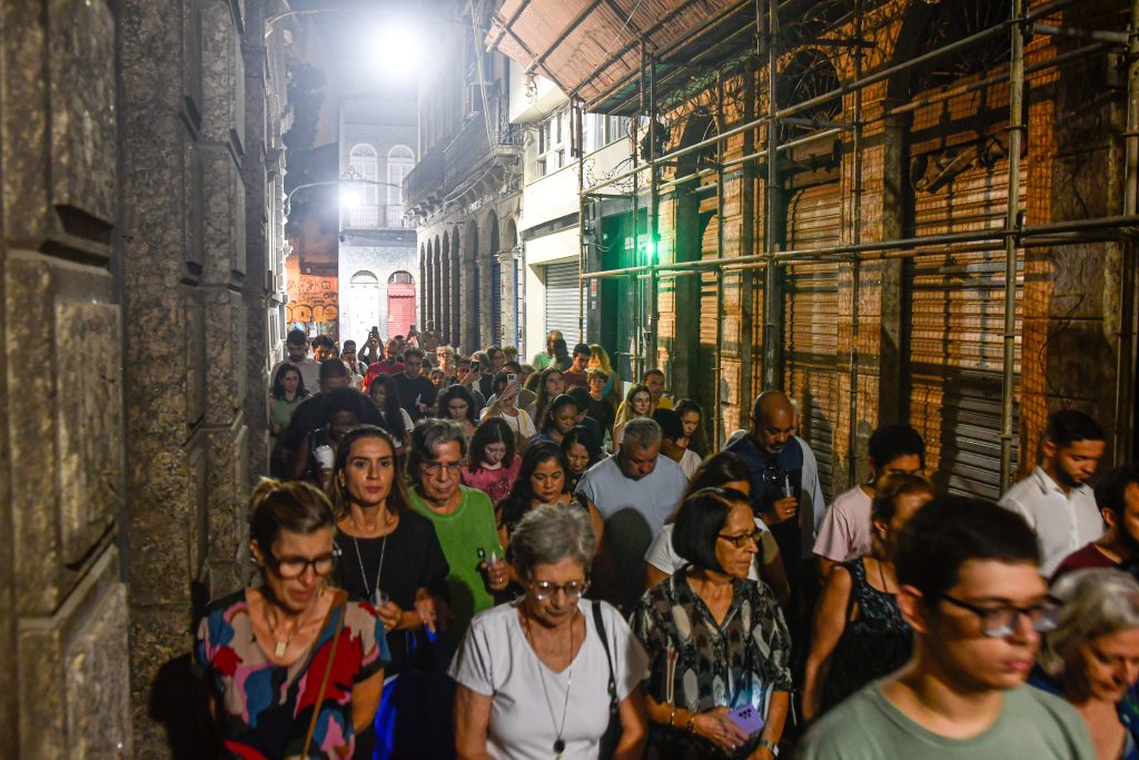 Desvendando o Rio: Artesãos e a Construção da Cidade Além das Elites Desvendando o Rio: Artesãos e a Construção da Cidade Além das Elites