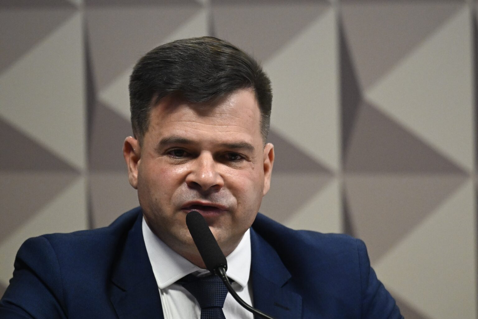 Ex-Diretor da PRF é Condenado a Mais de 24 Anos de Prisão em Caso de Crime Organizado