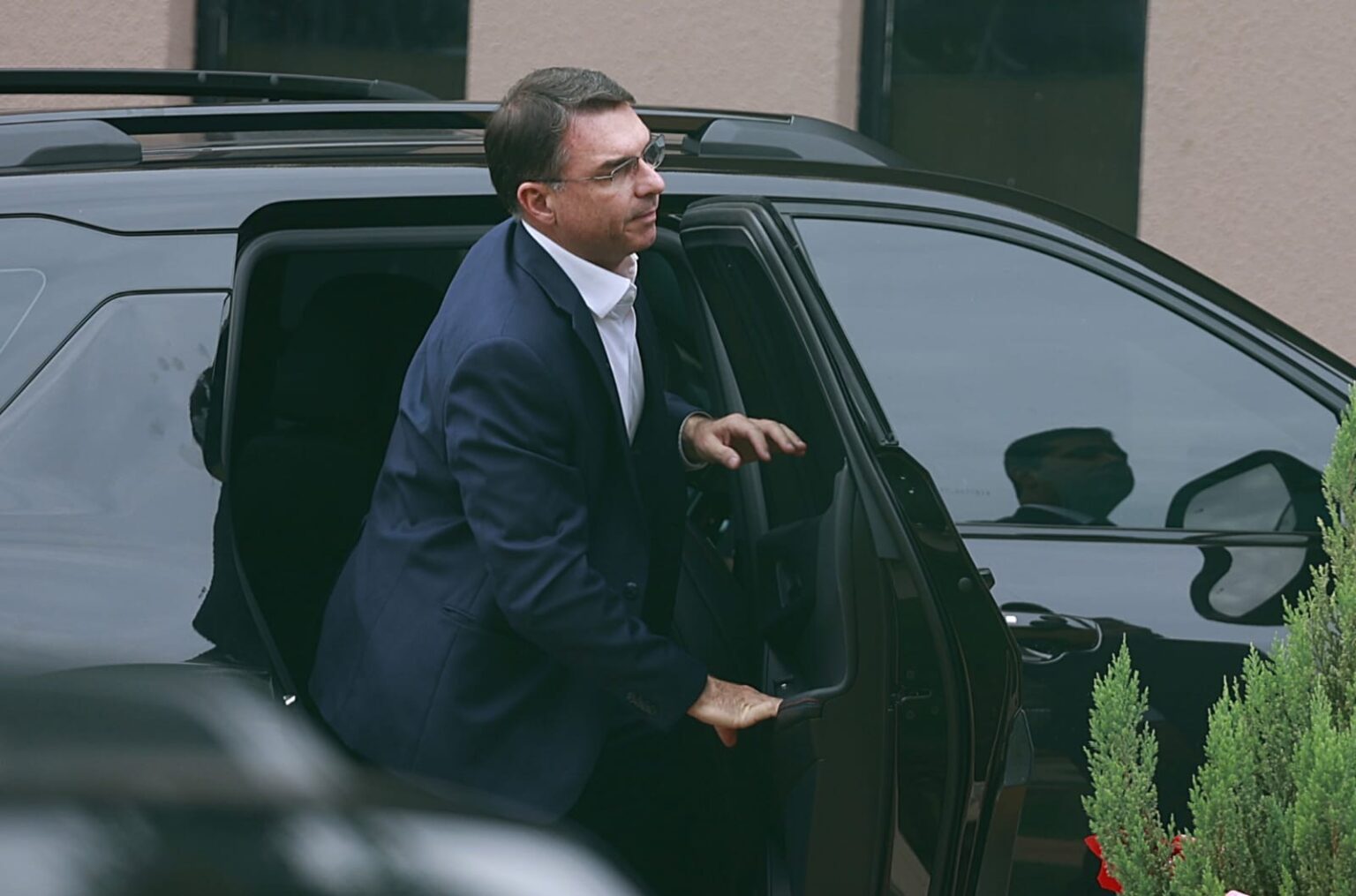 Flávio Bolsonaro Realiza Viagem a Israel Como Pré-Candidato à Presidência