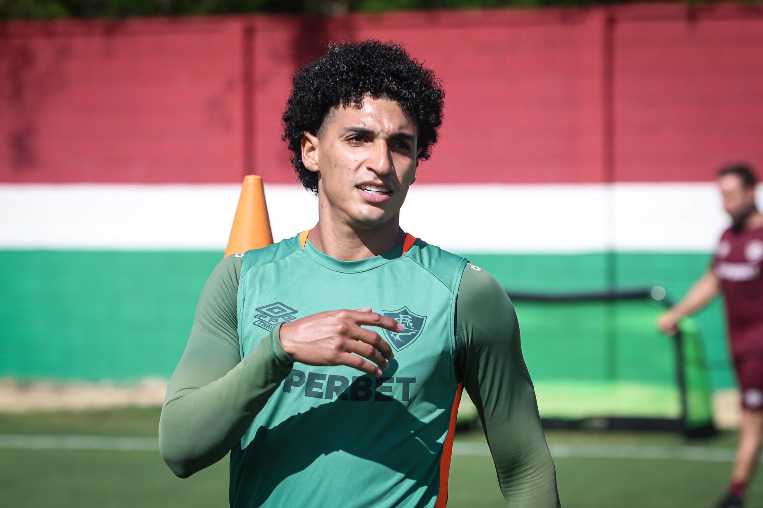 Fluminense: Investida em Guilherme Arana Indica Saída de Gabriel Fuentes