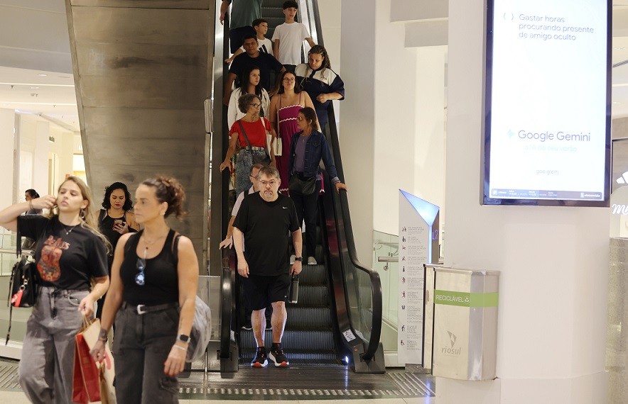 Funcionamento de Supermercados e Shoppings no Natal: Horários Especiais para Compras de Última Hora