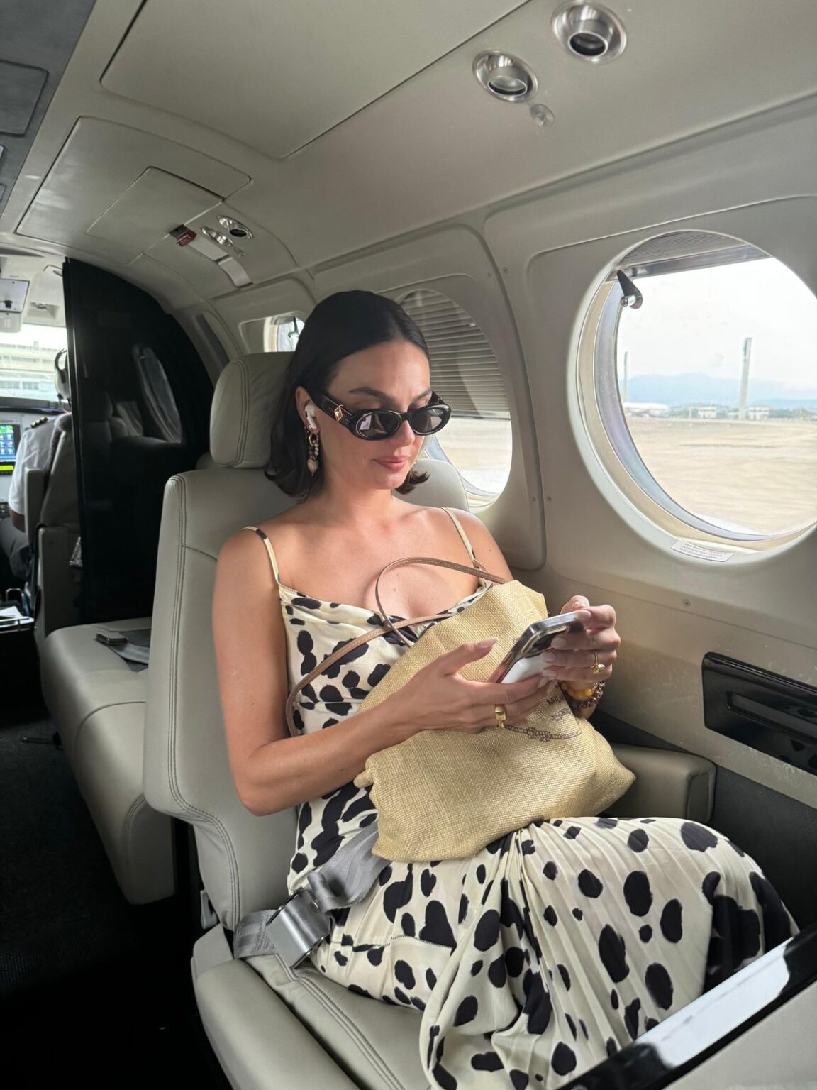 Isis Valverde e Marcus Buaiz Apresentam Novo Jatinho de R$ 25 Milhões no Natal