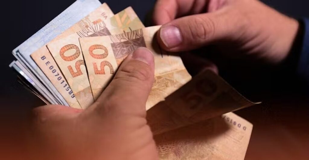 Justiça Ordena Pagamento do 13º Salário a Servidores da Saúde no RN até Dezembro