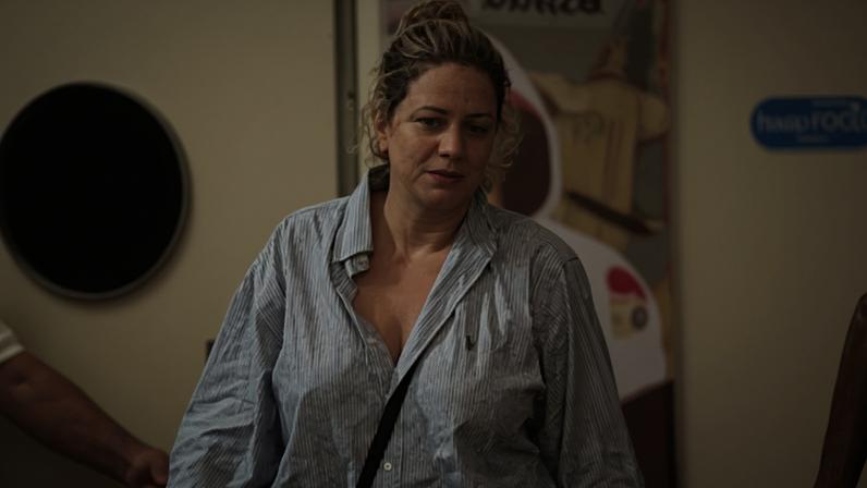 Leandra Leal e Marido Curtem Noite de Cinema em Aparição Rara