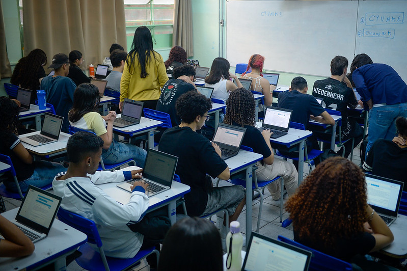 Novo Currículo de Educação Digital e Midiática em São Paulo: Transformando a Educação do Infantil ao