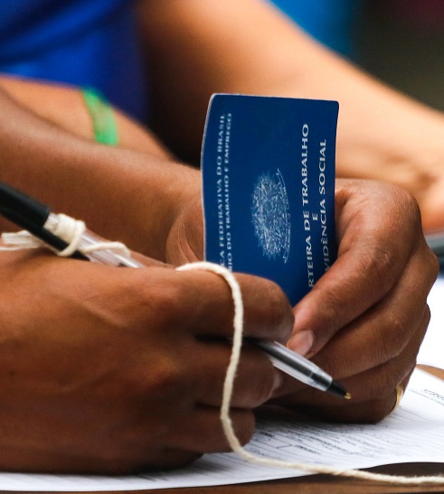 Retrospectiva Econômica 2025: Rio de Janeiro Celebra Baixa Inflação e Geração de Empregos