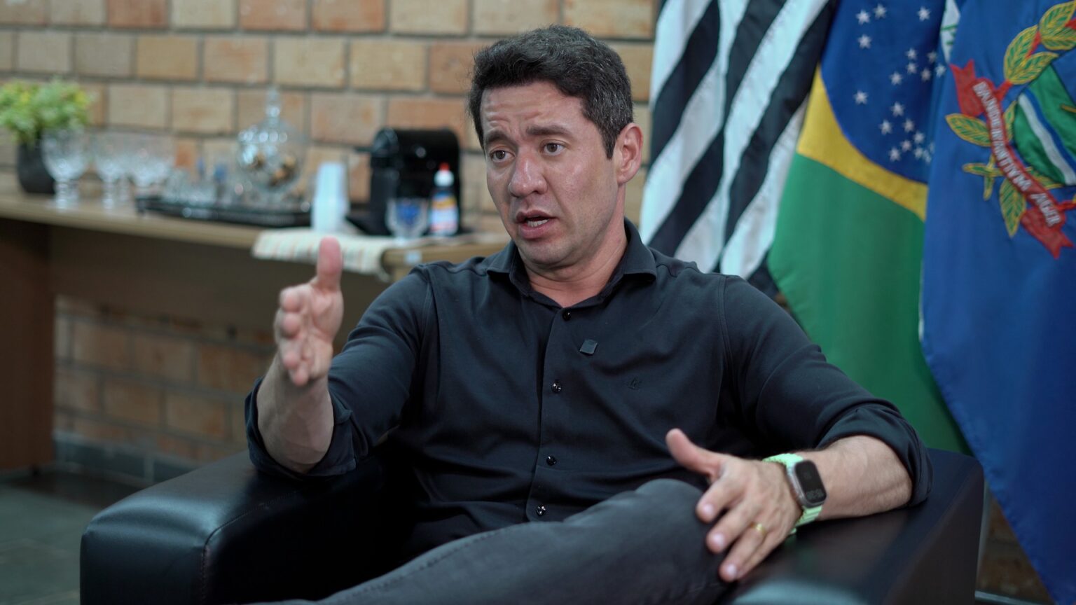 Ricardo Silva fala sobre redes sociais na política: ‘Prefeito não deve ser influencer’ Ricardo Silva fala sobre redes sociais na política: 'Prefeito não deve ser influencer'