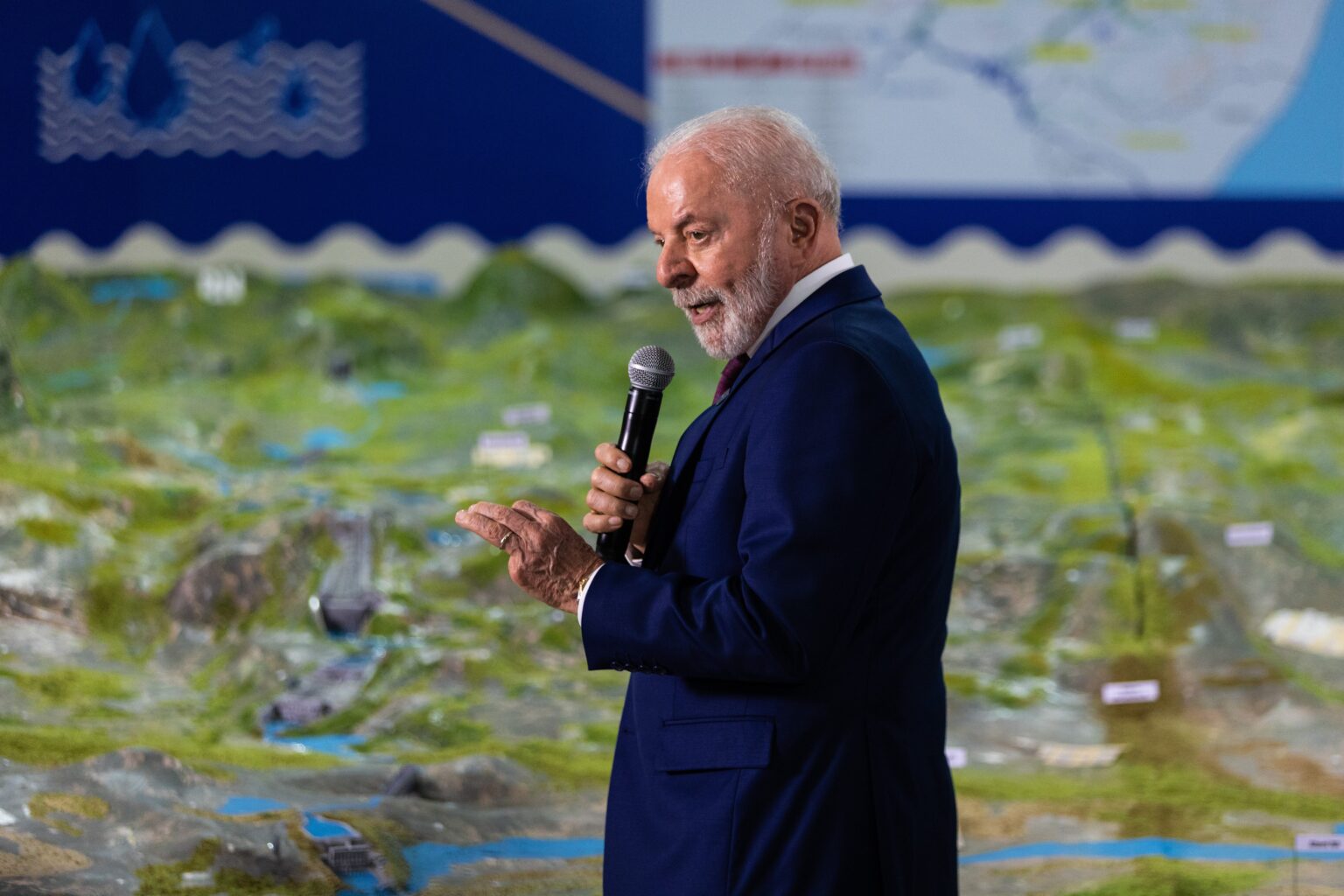 The Economist Adverte: Lula Não Deveria Concorrer à Reeleição por Idade Avançada