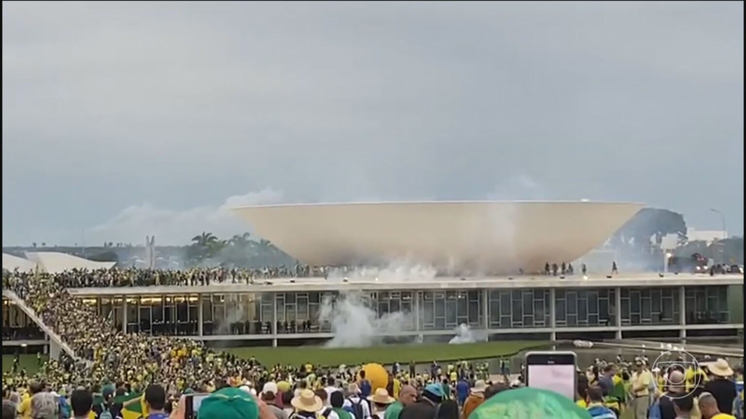 8 de Janeiro: Avanços e Impasses na Proposta que Reduz Pena para Atos Golpistas