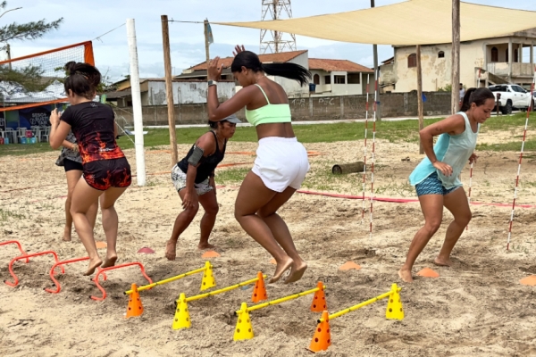 Atividades Esportivas Agitam Praia de Santa Clara: Prefeitura e Sesc Juntos para o Verão