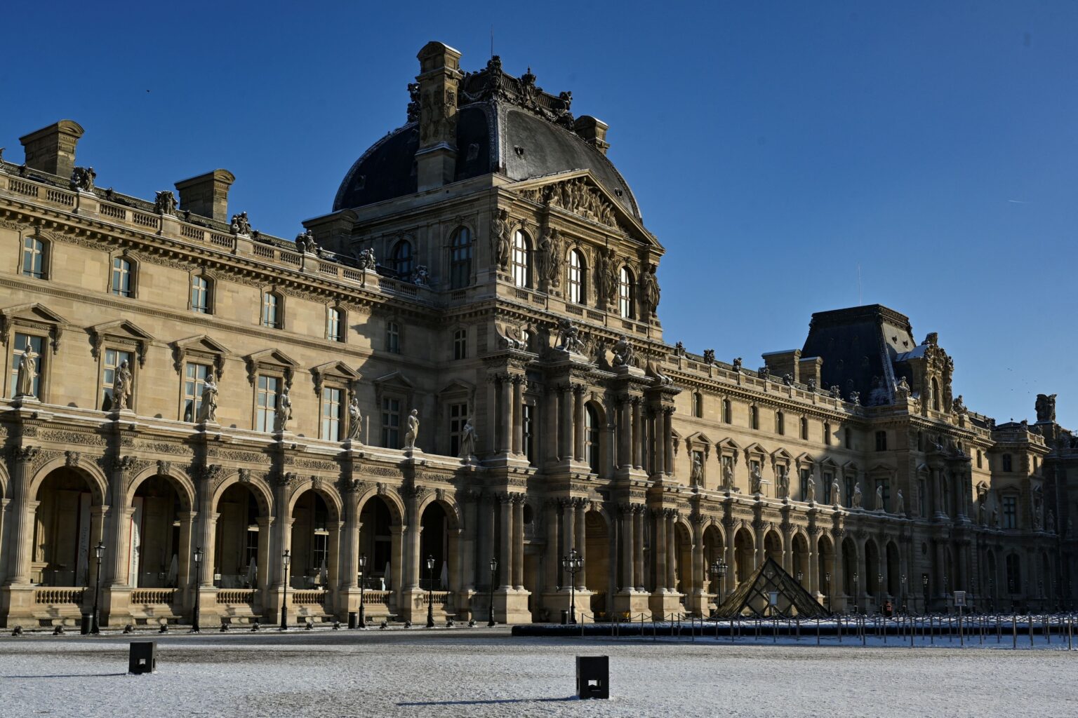 Aumento de 45% nos Ingressos do Museu do Louvre para Turistas Não Europeus
