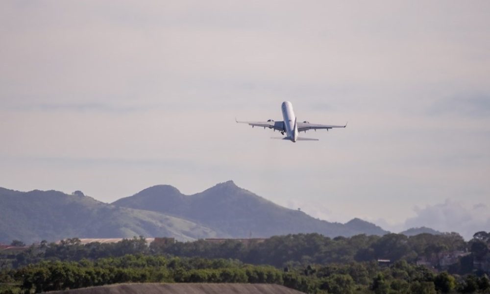 Avanços no Transporte Aéreo do Espírito Santo: Crescimento em Indicadores-Chave