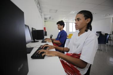 Bahia Inicia Matrículas na Rede Estadual: Prioridade para Alunos com Deficiência