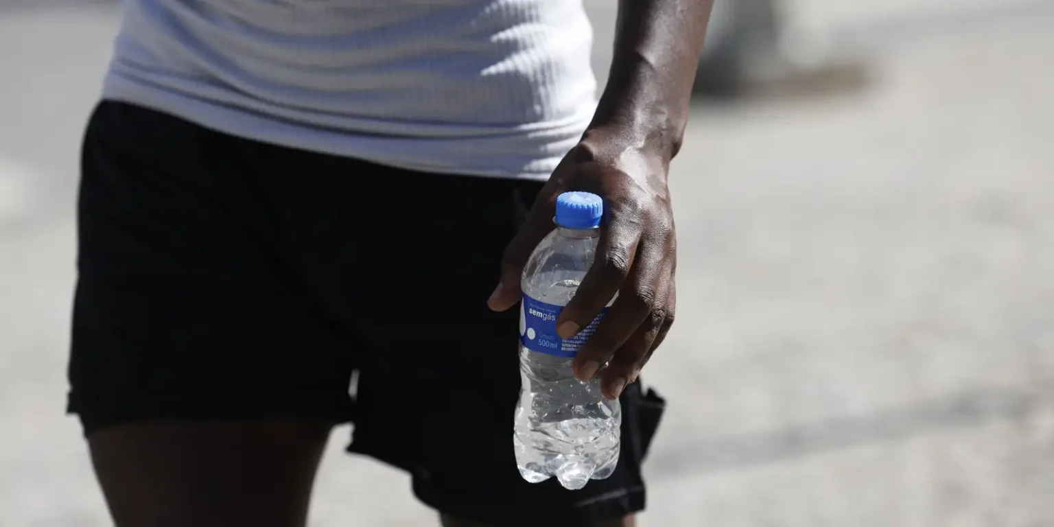 Calor intenso provoca mais de 2,6 mil atendimentos de emergência no Rio de Janeiro