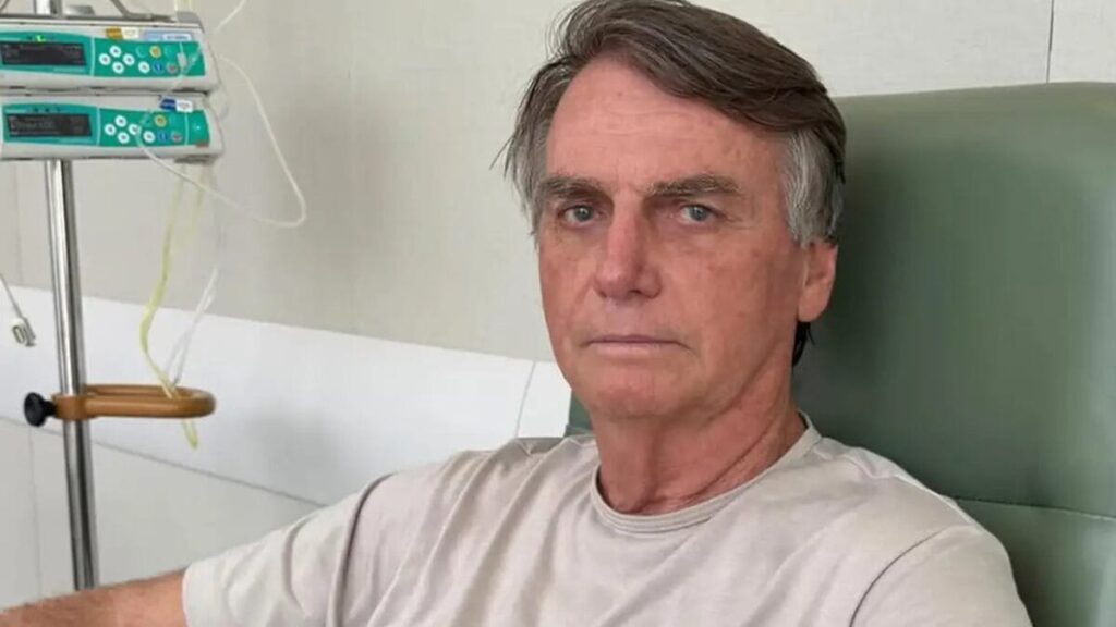 Carlos Bolsonaro Revela Deterioração na Saúde do Pai e Abalo Psicológico de Jair Bolsonaro