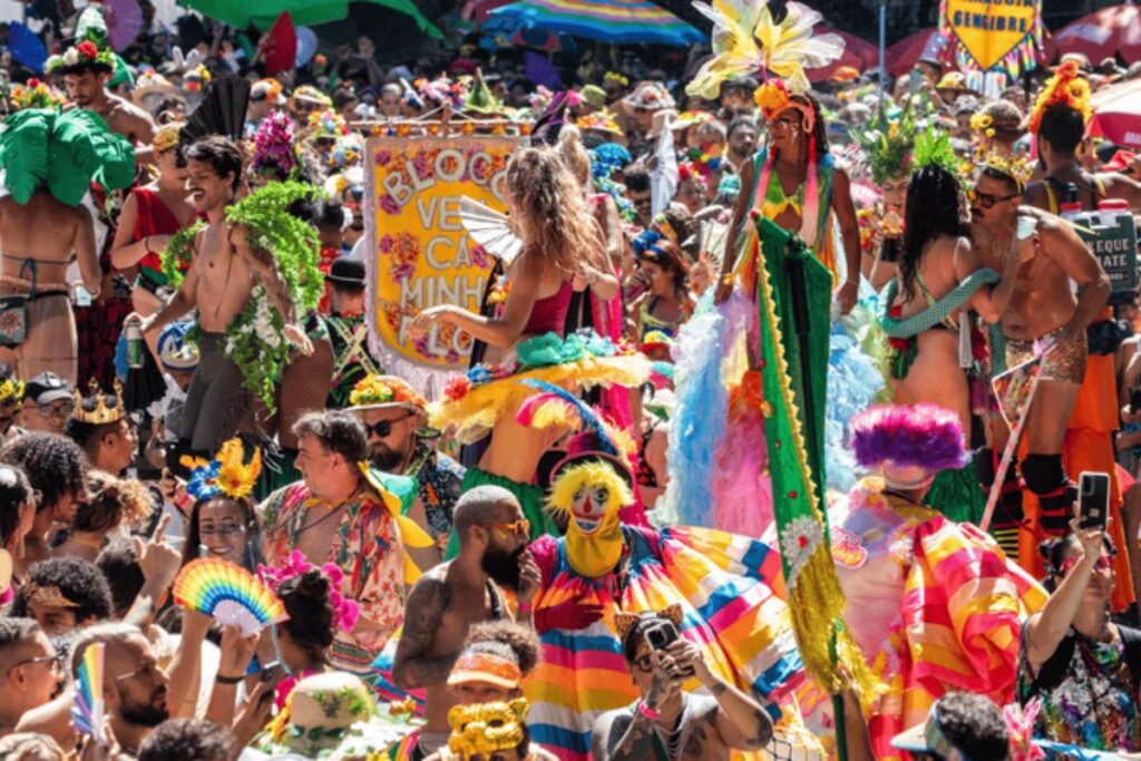 Carnaval 2026: Brasil deve receber mais de 65 milhões de foliões