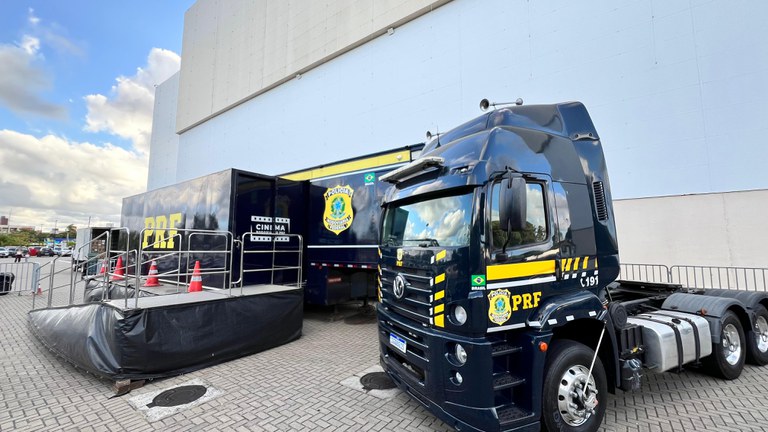 Cinema Rodoviário da PRF: Educação e Segurança no Trânsito em João Pessoa e Cabedelo Cinema Rodoviário da PRF: Educação e Segurança no Trânsito em João Pessoa e Cabedelo