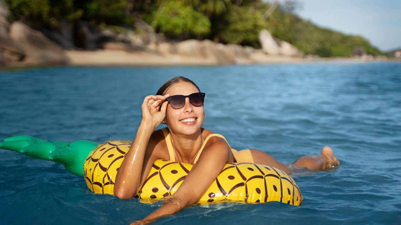 Cuidados com a Pele no Verão: Evite Problemas em Águas de Mar, Rio e Piscina