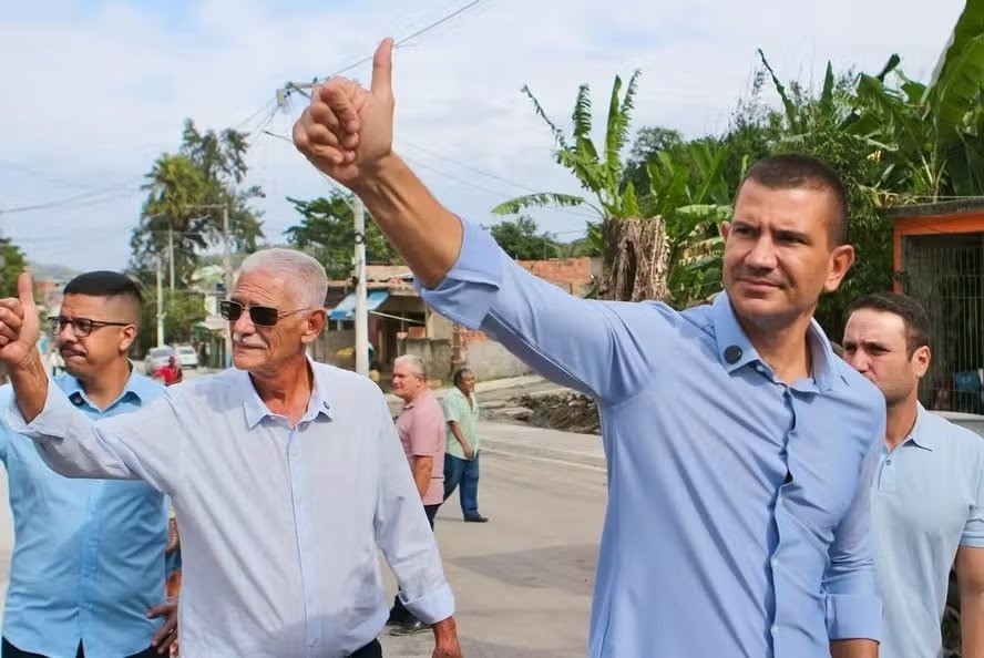 Desafios Políticos: Douglas Ruas e a Corrida pelo Governo do Rio de Janeiro Desafios Políticos: Douglas Ruas e a Corrida pelo Governo do Rio de Janeiro