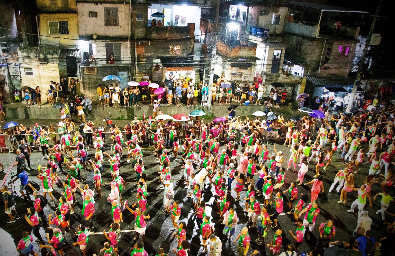 Ensaios Gratuitos de Samba: Sete Escolas do Grupo Especial se Apresentam Neste Domingo