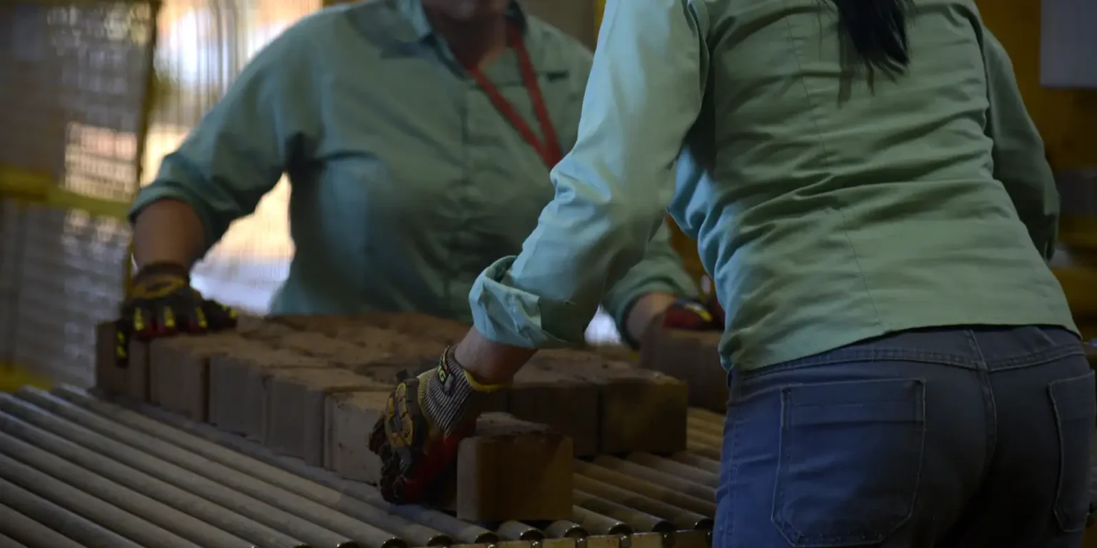 Estabilidade na Produção Industrial Brasileira em Novembro de 2025