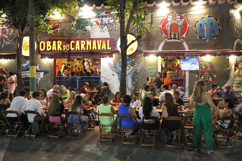 Expectativa em Alta: 85% dos Bares e Restaurantes no RJ Preveem Crescimento Durante o Carnaval Expectativa em Alta: 85% dos Bares e Restaurantes no RJ Preveem Crescimento Durante o Carnaval