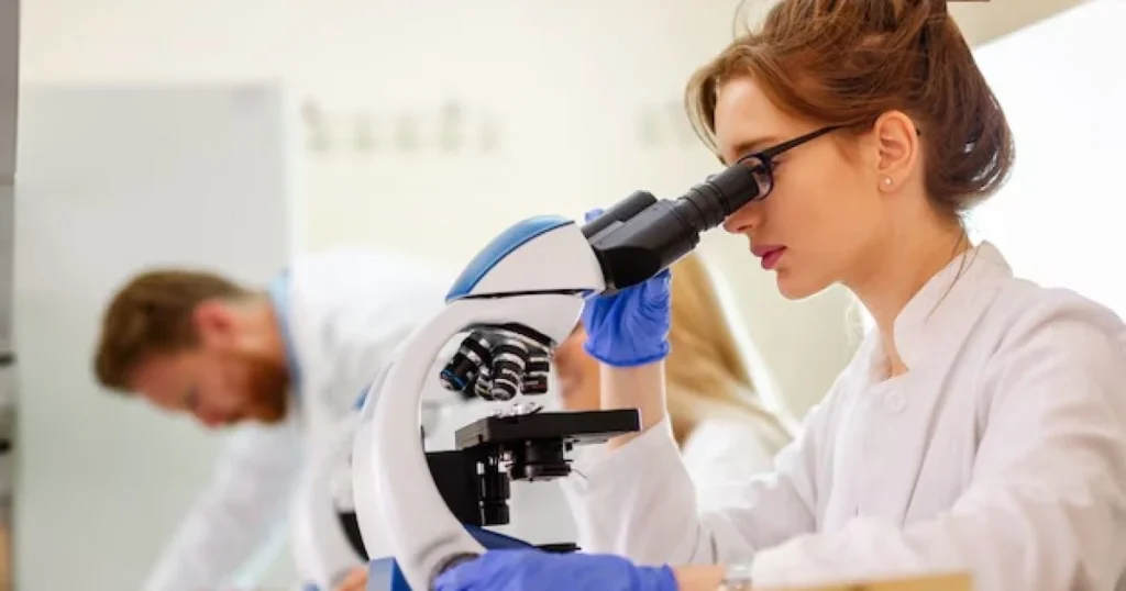 Fiocruz Abre Inscrições para Programa de Ciência Exclusivo para Alunas do Ensino Médio