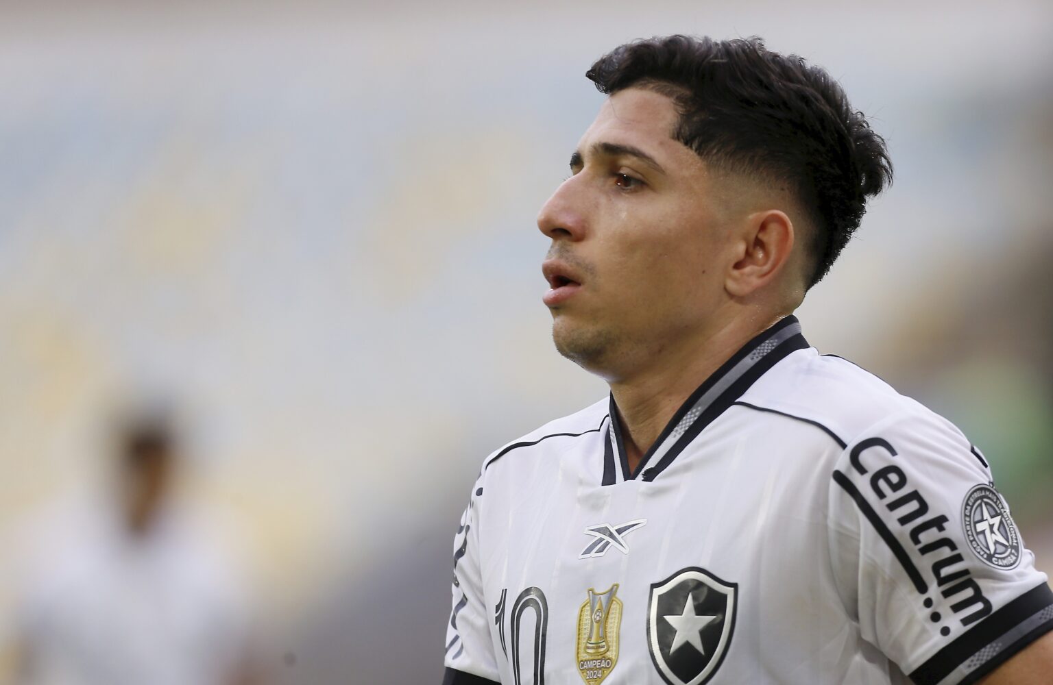 Fluminense Abandona Negociação por Savarino após Impasse Fluminense Abandona Negociação por Savarino após Impasse