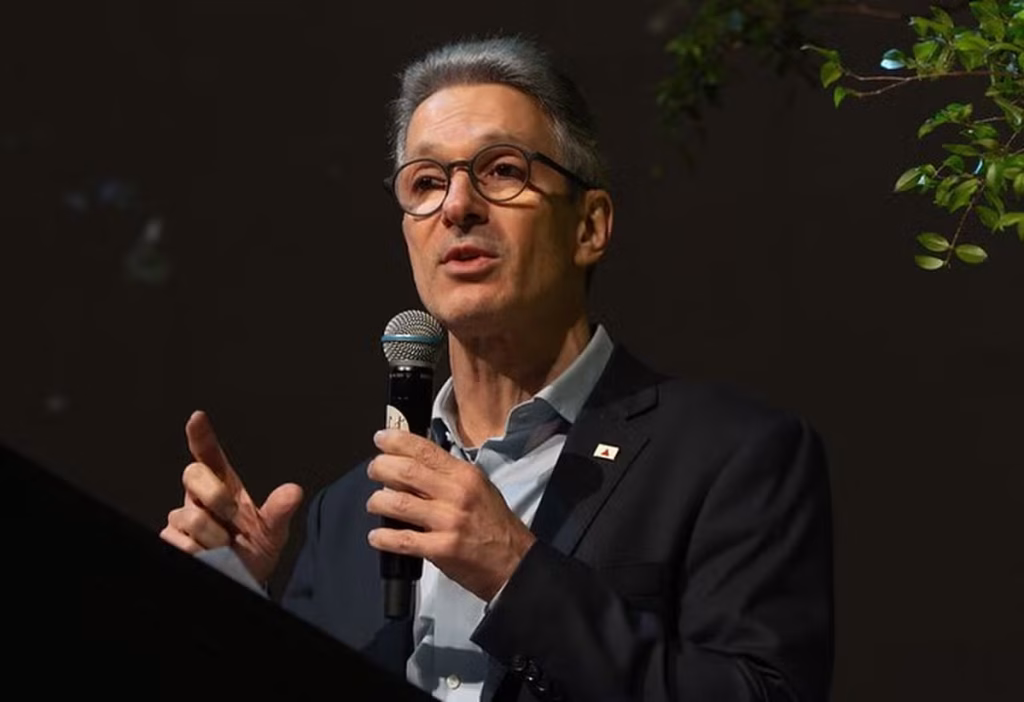 Gastos com Avião Oficial de Romeu Zema na Pré-Campanha Atingem Níveis Recorde