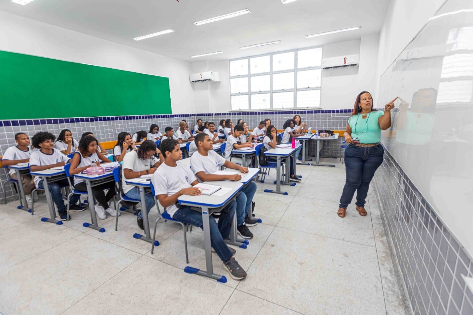 Governo do RJ Anuncia 1.750 Vagas para Professores Temporários: Oportunidade Imperdível