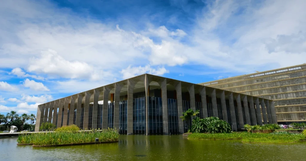 Governo Federal Convoca Reunião Urgente Sobre Ataque dos EUA à Venezuela