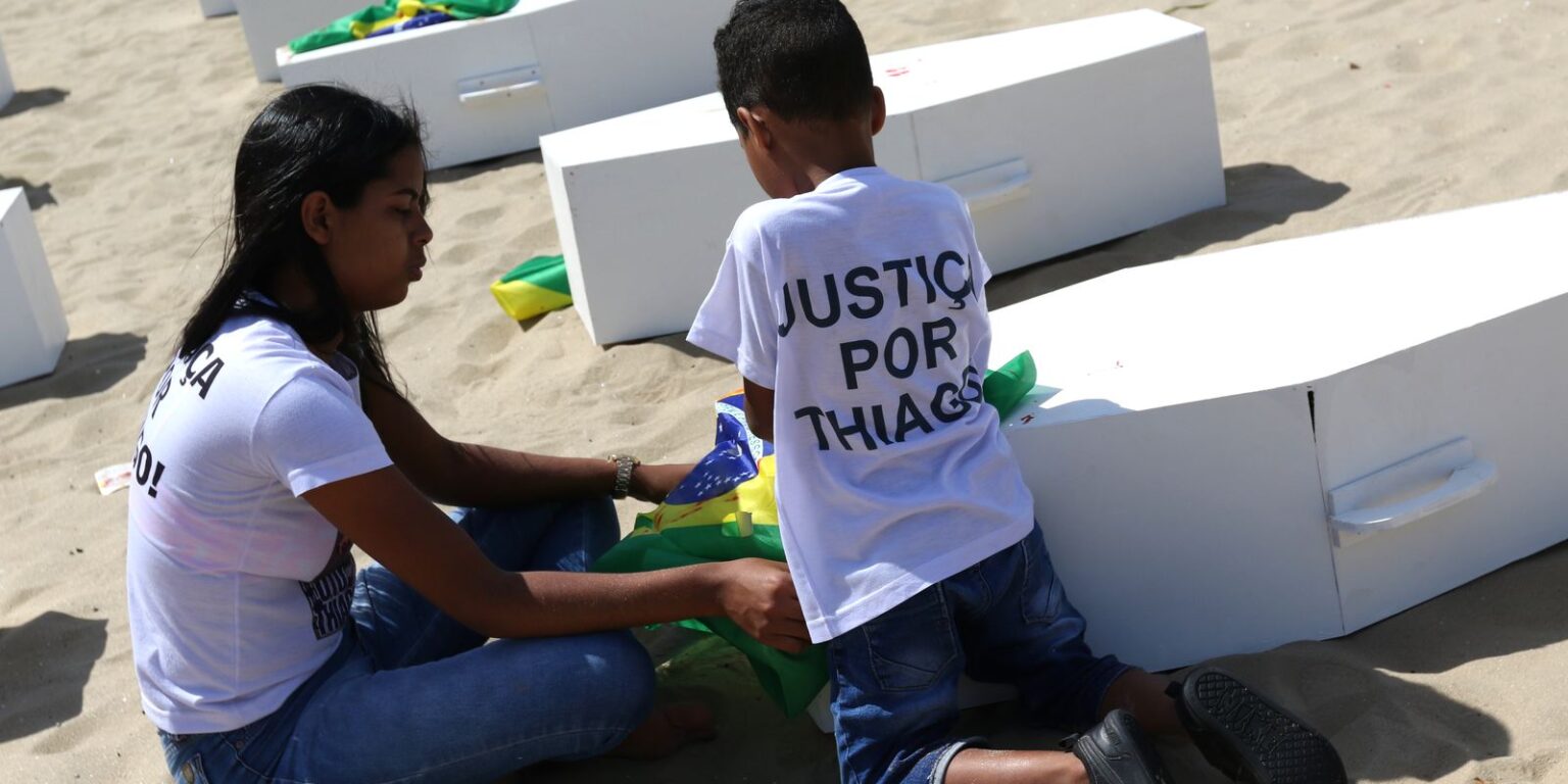 Julgamento de Policiais Acusados da Morte de Menino no Rio de Janeiro