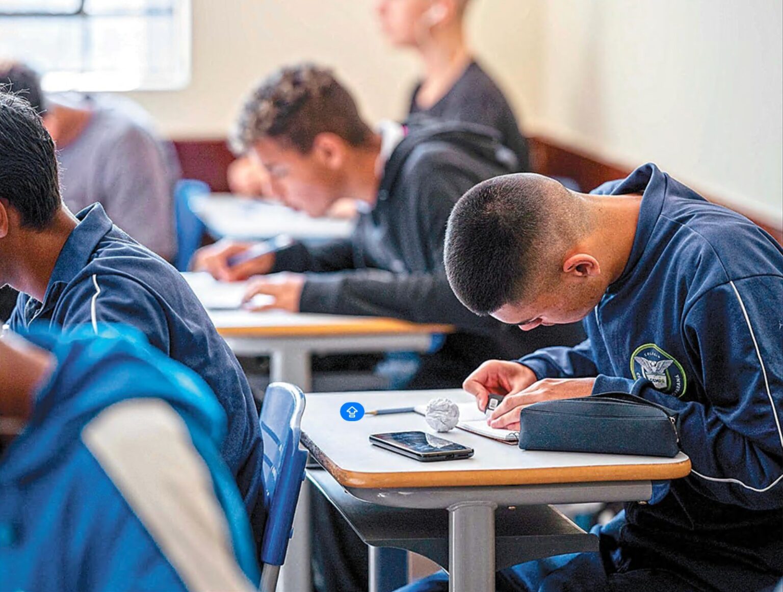 Paraná Intensifica Iniciativas Educacionais em Desacordo com Diretrizes Federais