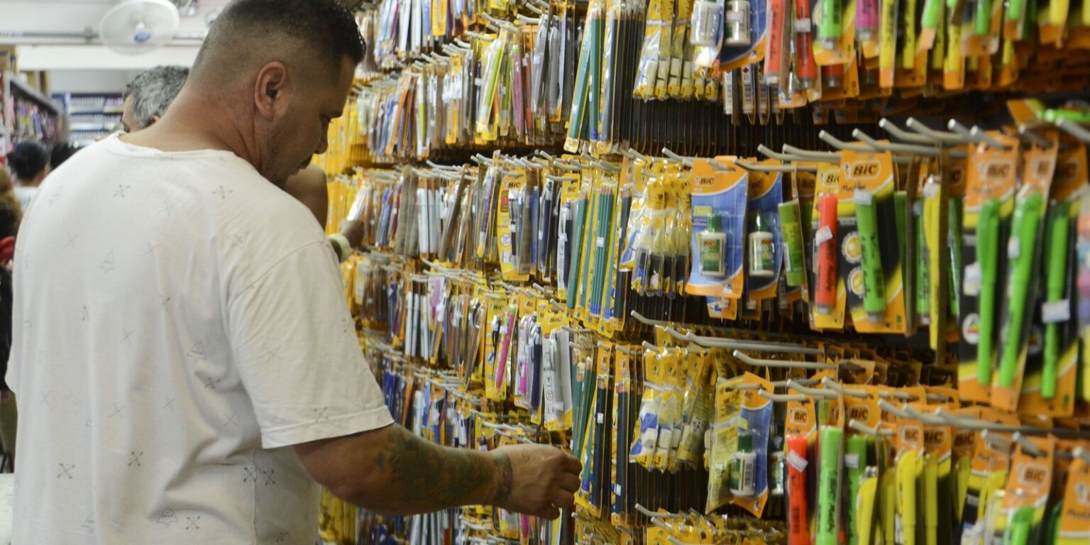 Procon-RJ Revela Variações de Até 835% em Materiais Escolares