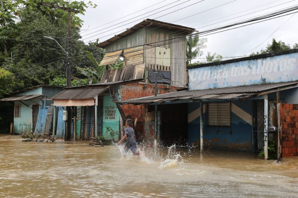Rio Acre: Alerta da Saúde Municipal sobre Riscos de Doenças e Acidentes Durante Cheias