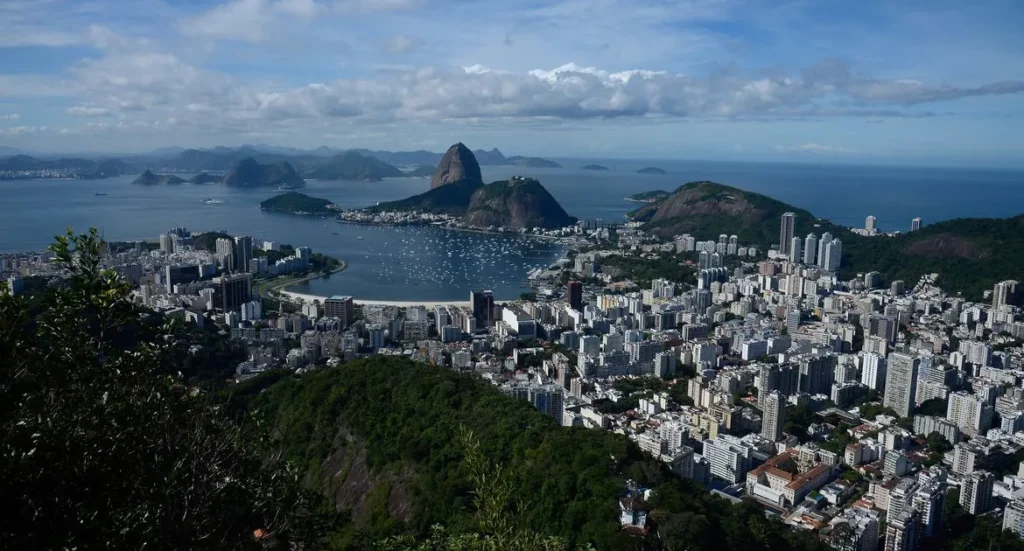 Rio de Janeiro Atinge Recorde Histórico com 2,2 Milhões de Turistas Internacionais em 2025