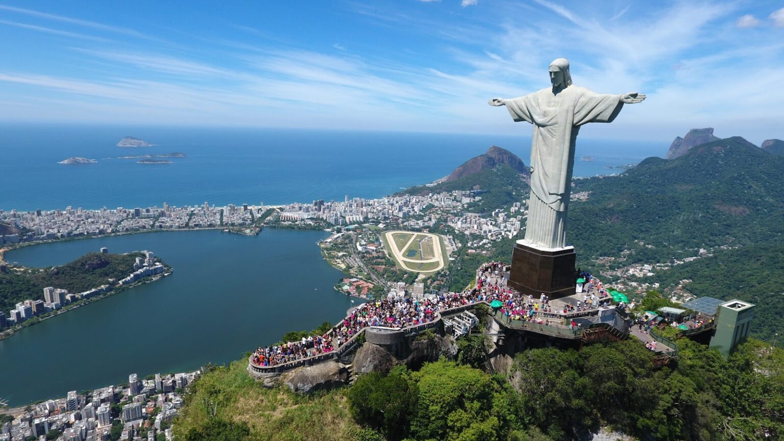 Rio de Janeiro Registra Recorde de 2,2 Milhões de Turistas Internacionais em 2025